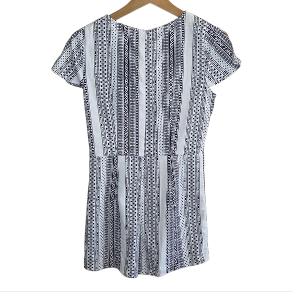 Jealous Tomato | Black & White Print Short Split Sleeve Romper Size Small - Picture 6 of 6
